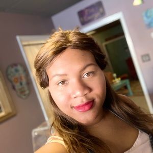 Meet your Posher, Alexandra